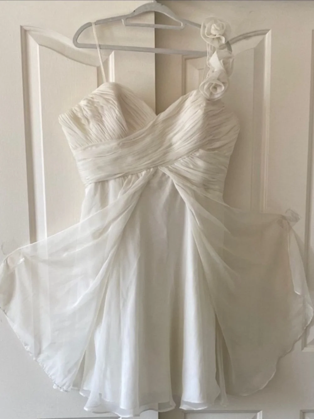 May Queen White One-Shoulder Floral Strap Chiffon A-Line Dress. Size 16 - Picture 4 of 10